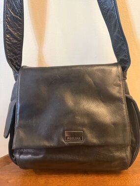 Perlina Black Leather Messenger Bag for Men